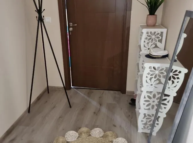 Apartment бутикови емона *