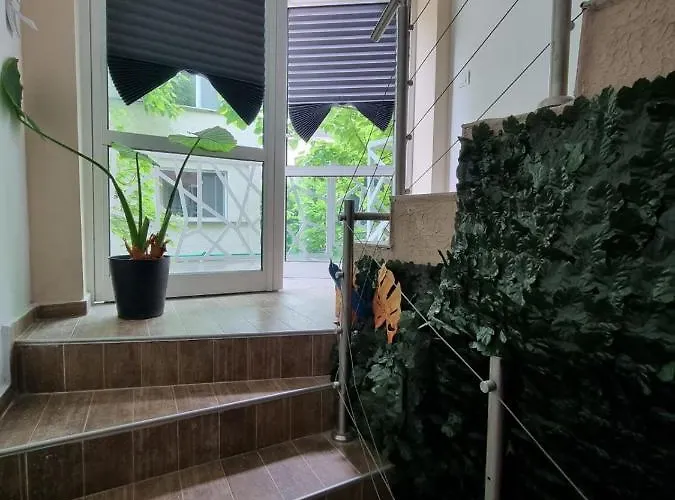 Apartment бутикови емона *