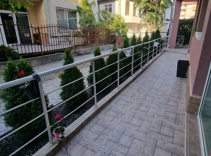 бутикови емона