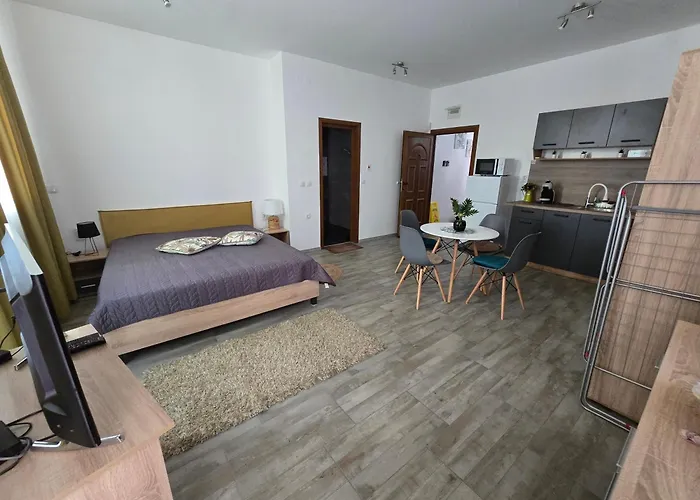 Apartment бутикови емона