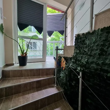 Apartment бутикови емона *