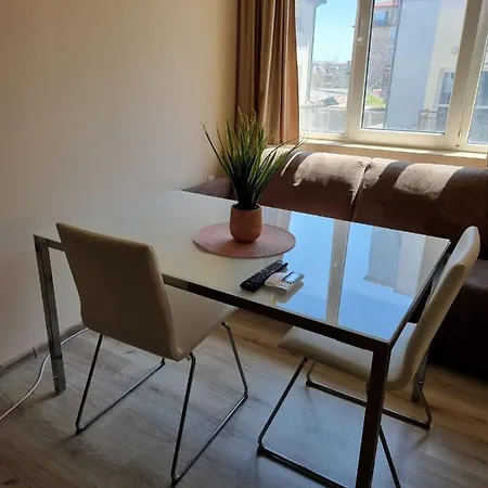 Apartment бутикови емона *