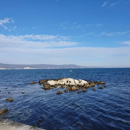 Apartment бутикови емона