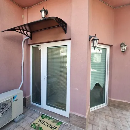 Apartment бутикови емона