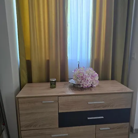 бутикови емона